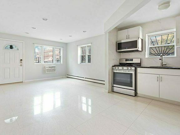 2nd image of 571 Putnam Ave #F1