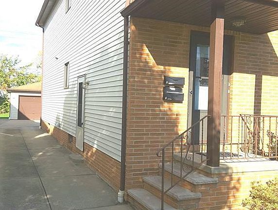 3rd image of 2436 Grovewood Ave