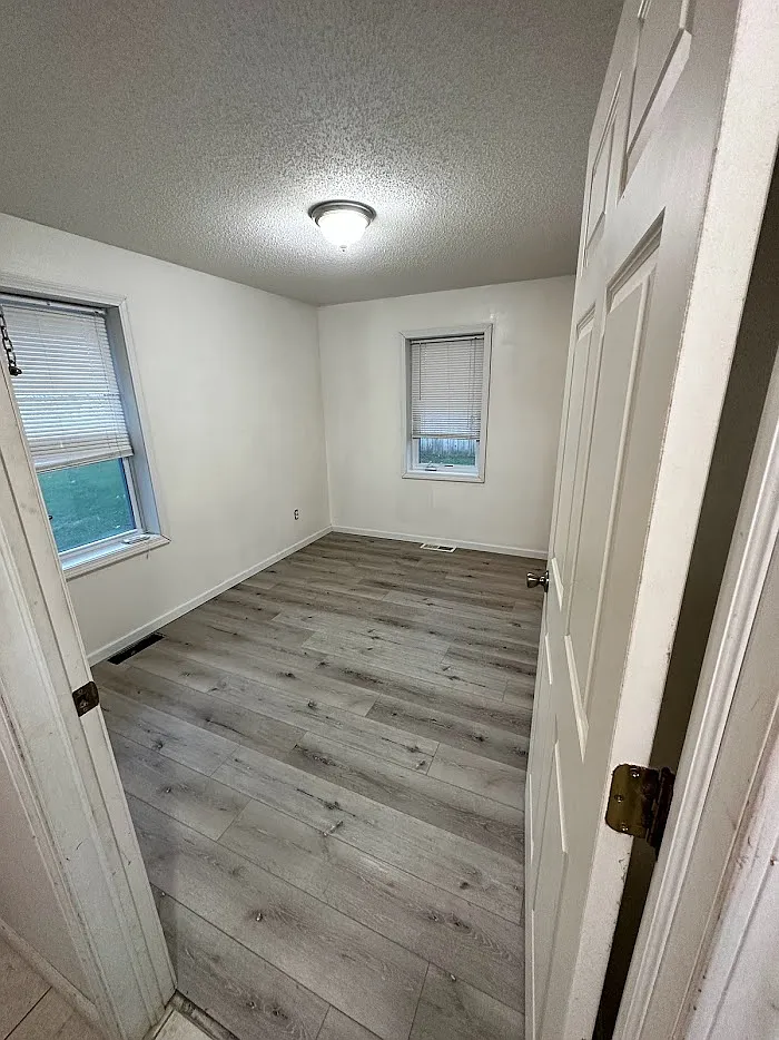 1427 Bixby Avenue Northeast - 1 — Photo 3