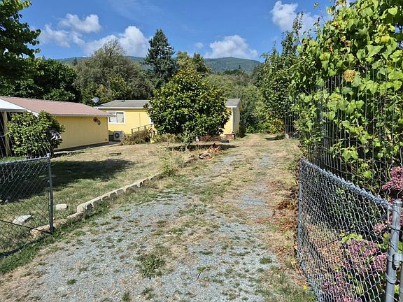 2nd image of 8219 Reece Ave