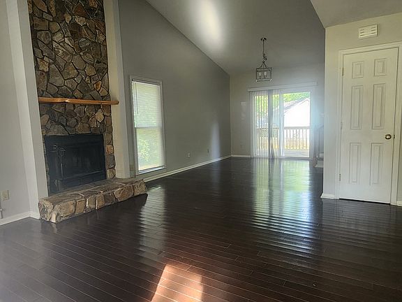 5th image of 3317 Windsor Dr