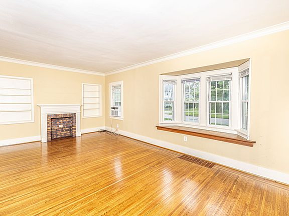5th image of 54 Seminole Way