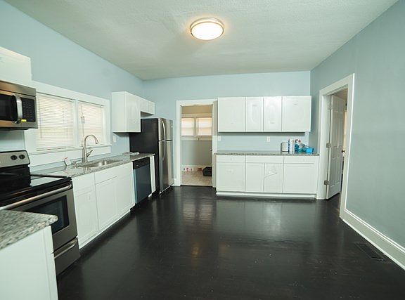 5th image of 181 Granby St