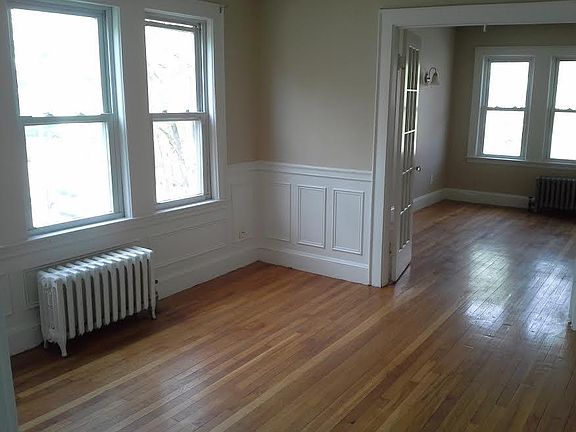 4th image of 29 Gibson St APT 2R