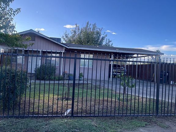 2nd image of 2119 Mahoney St