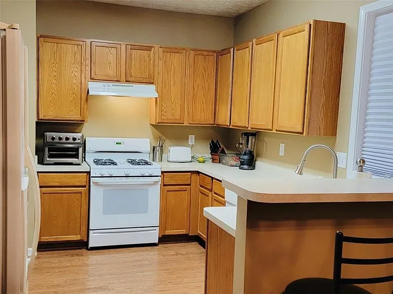 6904 Silver Bend Pl — Photo 9