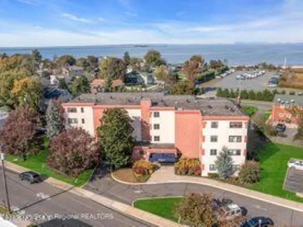 32 Center Ave APT 14, Atlantic Highlands, NJ 07716