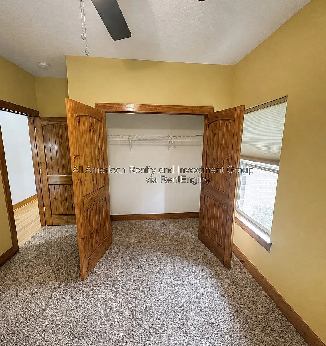 4 bed, 2.0 bath, 2152 sqft, $3,000 — Photo 3