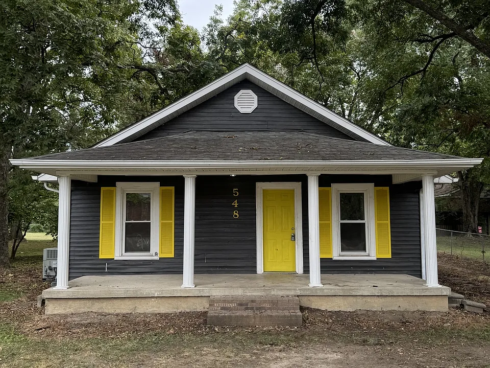 548 Hike Ave