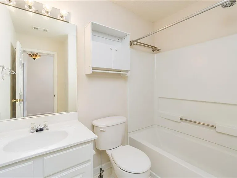 2880 Commonwealth Cir — Photo 20