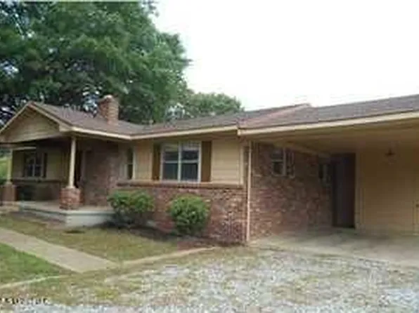 100 Dempsey Dr, Byhalia, MS 38611