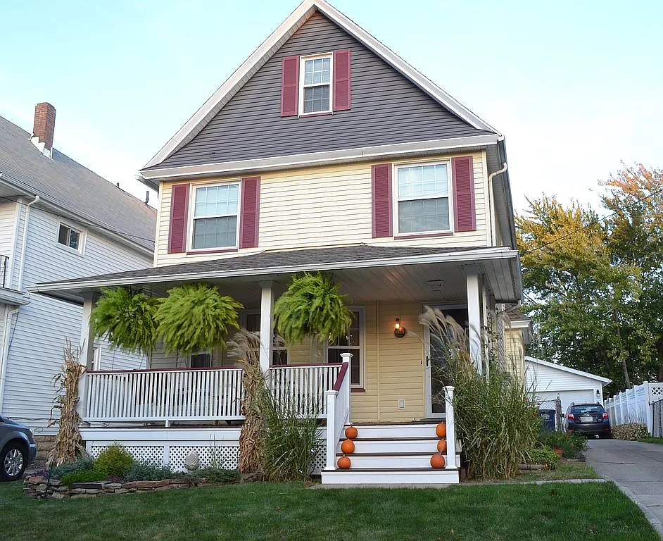 1539 Orchard Grove Ave photo 1
