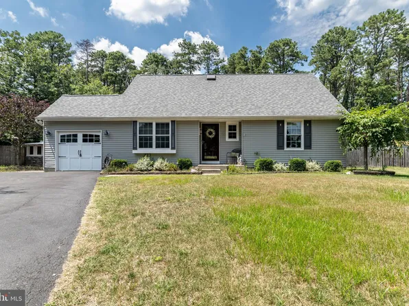 5 Prince Charles Ct, Marlton, NJ 08053