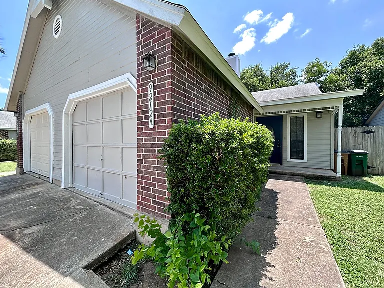 9212 Kempler Dr — Photo 16