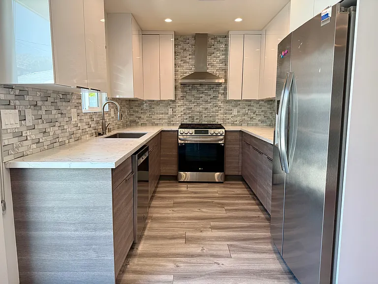 2428 N Lincoln St — Photo 10