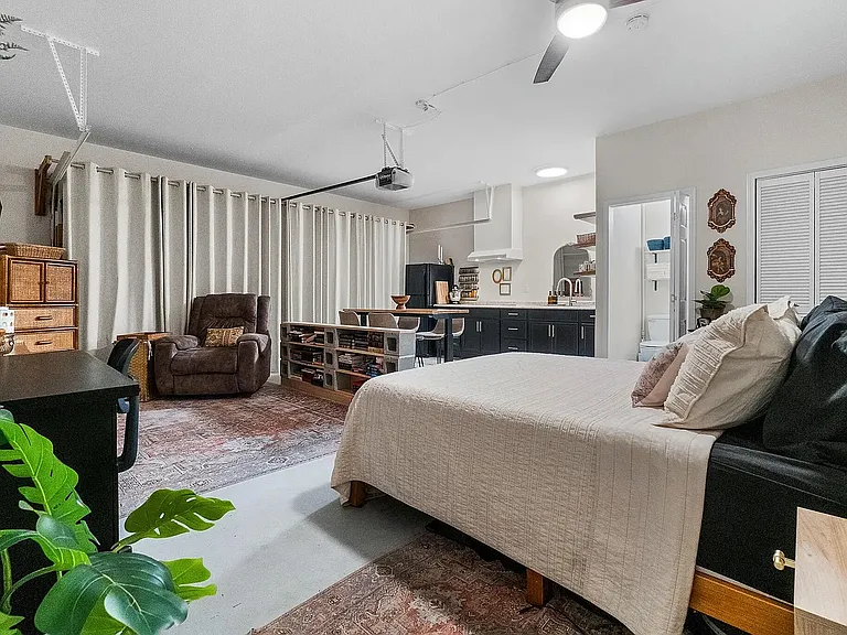 7364 Ensminger Ave — Photo 16