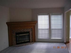4th image of 3074 Village Cir N