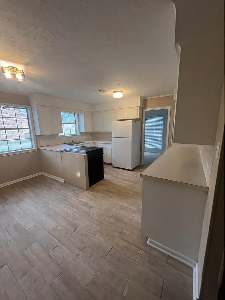 3 bed, $1,250 — Photo 4
