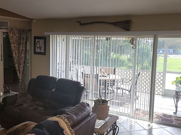 2nd image of 1929 Venice Ave N