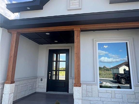 4th image of 1021 Broken Arrow Dr