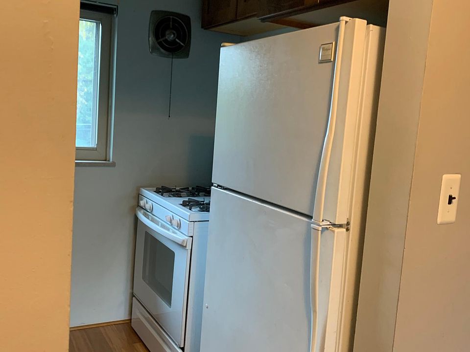 1st image of 19045 Hilliard Blvd APT 6