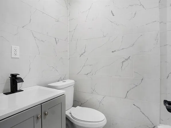 455 East 40th Street image 15 of 24