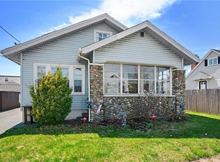 525 Willett Ave, Riverside, RI 02915