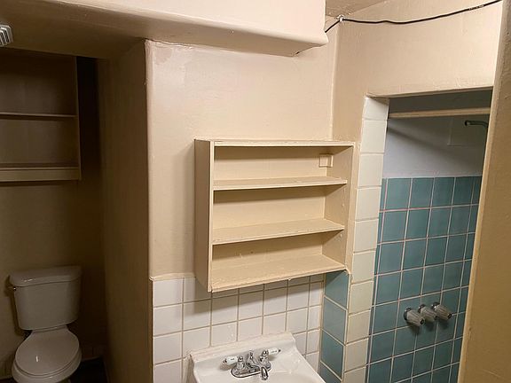 2nd image of 5504 Shaw St #2