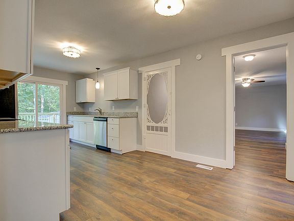 4th image of 1779 Mooreland Dr