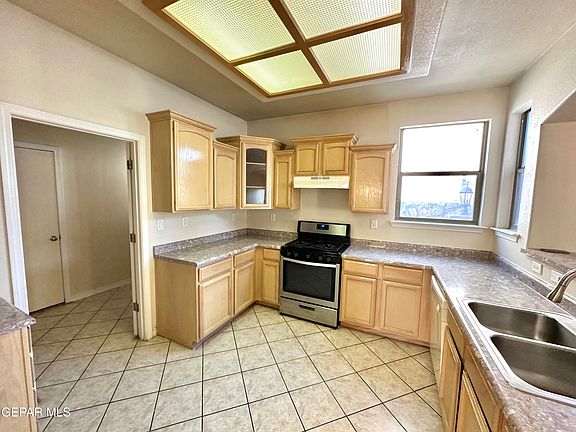 3rd image of 3100 Tierra Nora