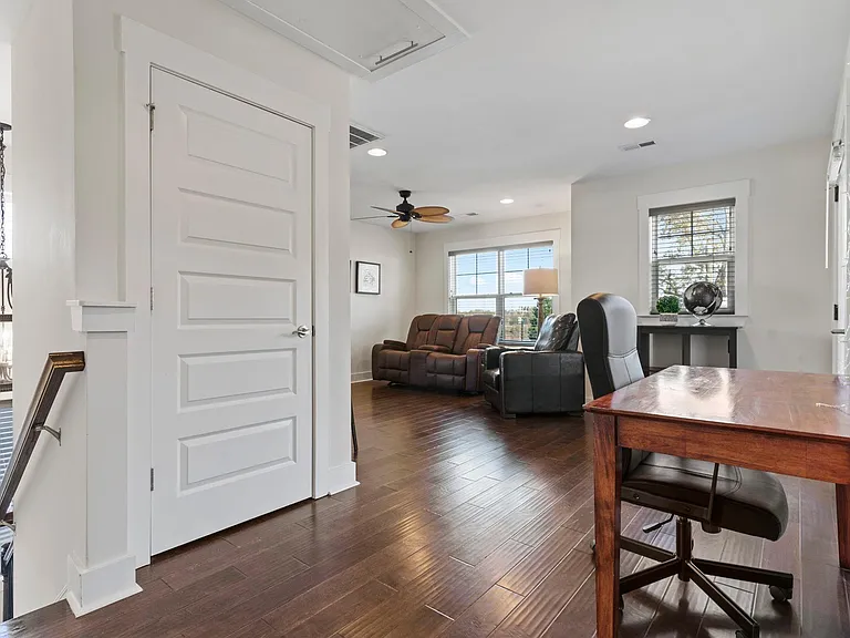 105B McCall St — Photo 85