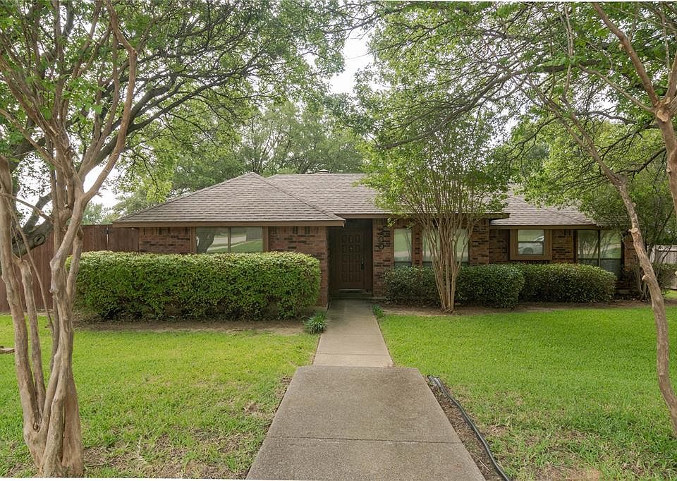 1st image of 300 Aspenway Dr