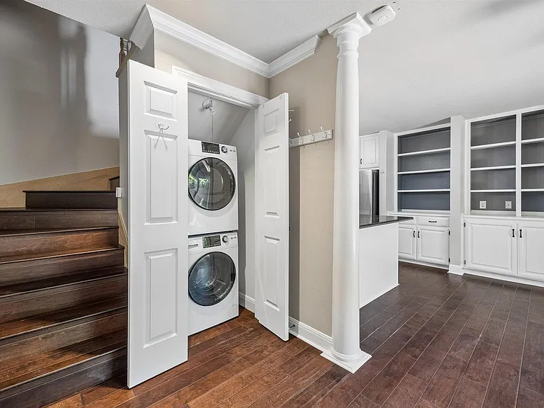 2500 Steck Ave #18 — Photo 24