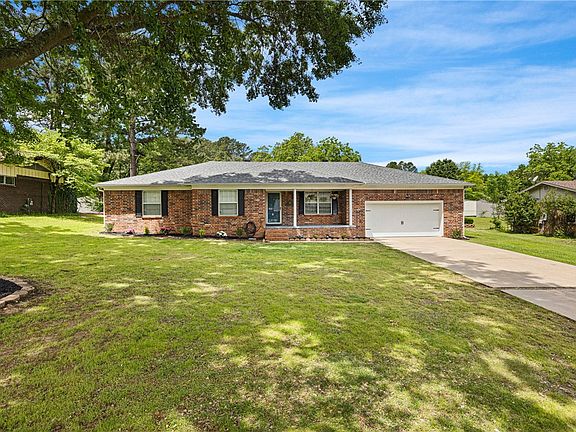 5th image of 310 Tanglewood Dr