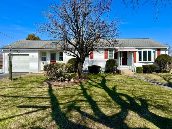 40 Stewart Ln, Agawam, MA 01001