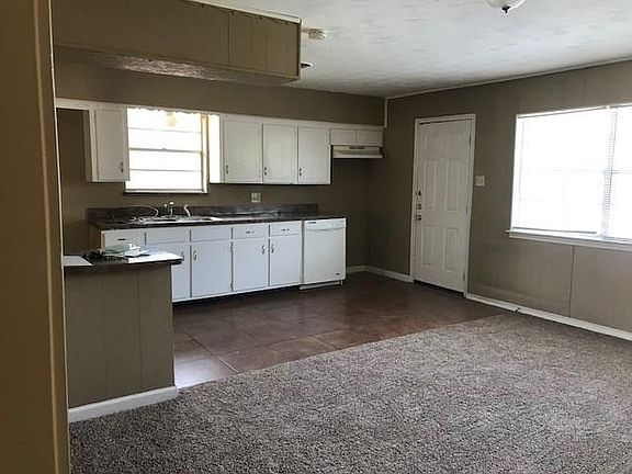 3rd image of 4506 Live Oak Dr