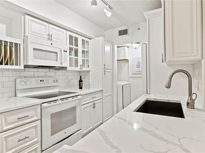 8851 Colonnades CT W #133, Bonita Springs, FL, 34135