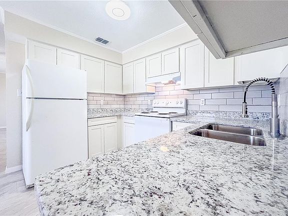 4th image of 3712 N 6th St APT 8