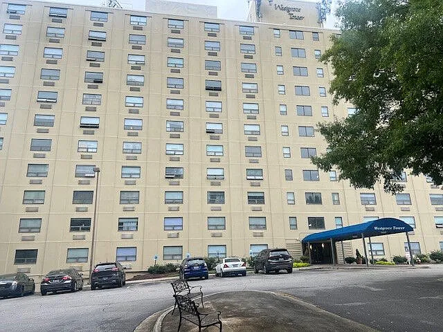 Westgrove Tower Condominiums — Photo 8