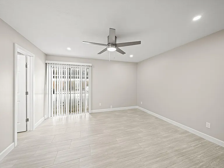 2201 Fountain View Dr #25 — Photo 6