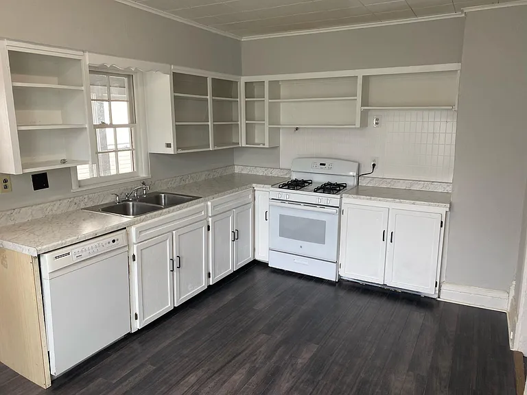 1010 Mechanic St — Photo 9