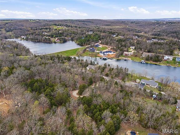 3rd image of 109 Lakeshore Dr