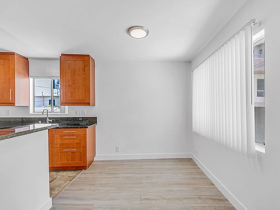 4th image of 1812 Westholme Ave #8