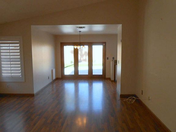 5th image of 736 Inglenook Dr