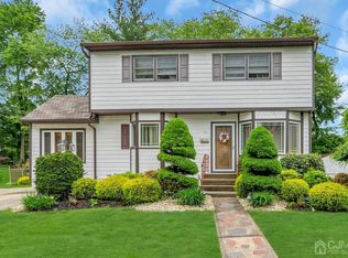 16 Bell Ct, East Brunswick, NJ 08816