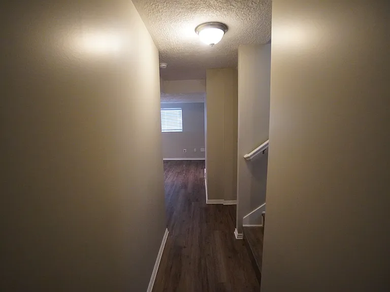 324 E 1100 N — Photo 33