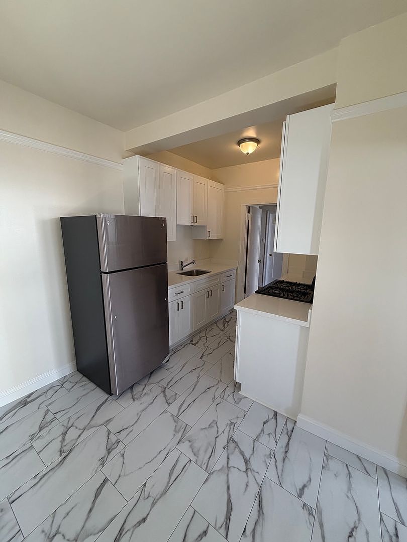 3355 Octavia St Unit 103 - Main Image