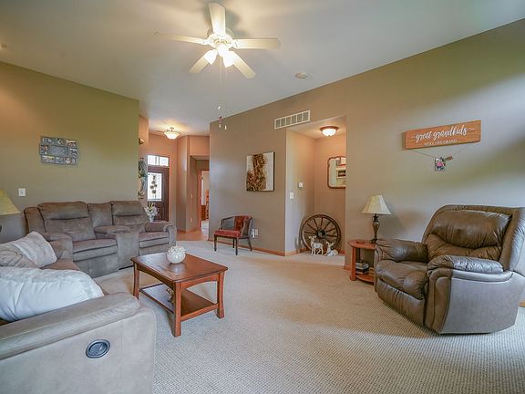4th image of 114 Katies Way #114