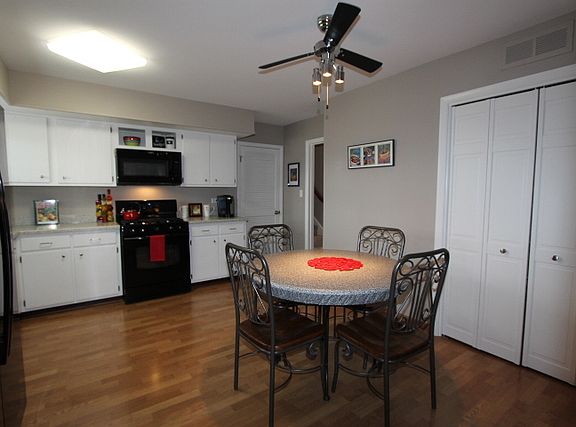 2nd image of 1372 Blair Ln