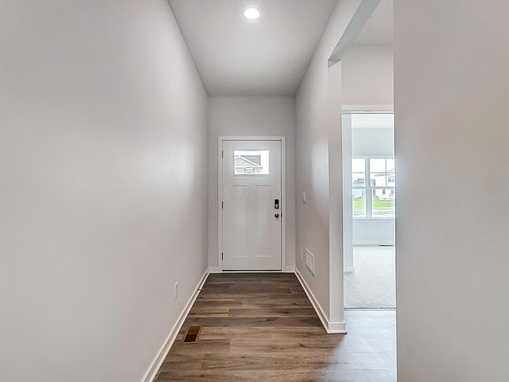 5th image of 153 Avery Pl